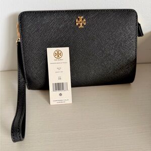 Tory Burch Emerson Wristlet in Black